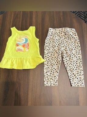 ✨2/$6✨ Baby girl shirt and leggings